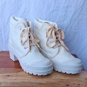 Chinese Laundry Cream Combat Boots Bunny Cream 7.5